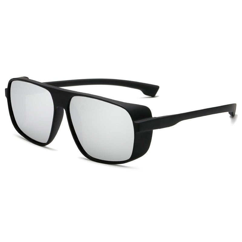 Women's sporty sunglasses with a sturdy frame and polarized lenses Bowlift