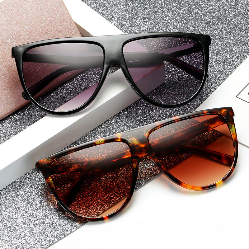 Ladies Elegant Oversized Sunglasses with Stylish Frame Bowlift