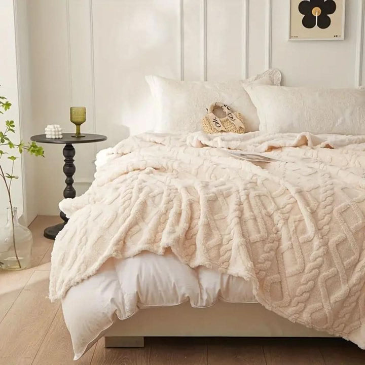 BowLift | DOLA - Cloud Soft Blanket
