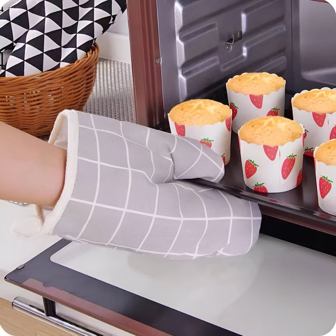 BowLift | Heatproof Grid Pattern Kitchen Mitts