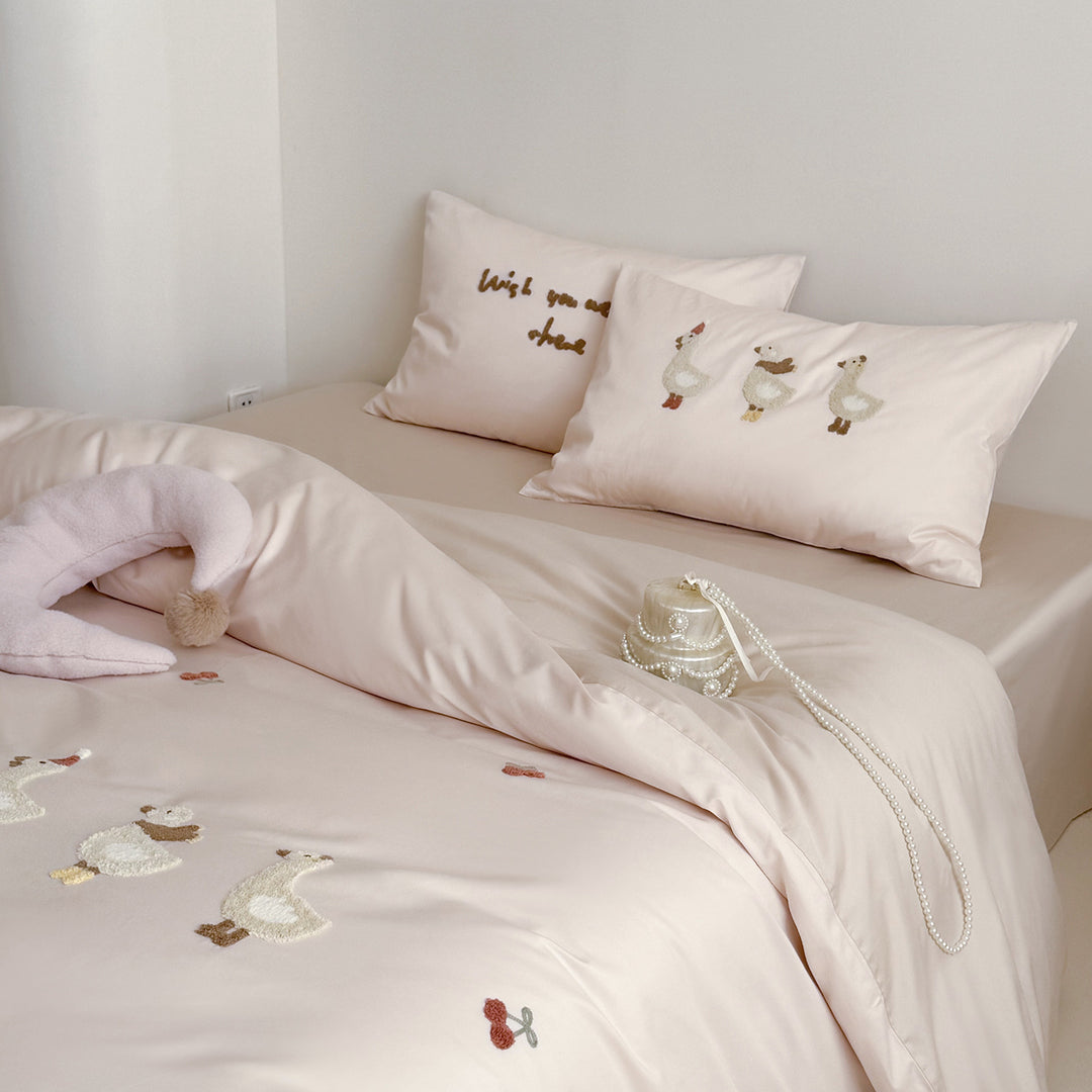 Cartoon bedding made from long-staple cotton