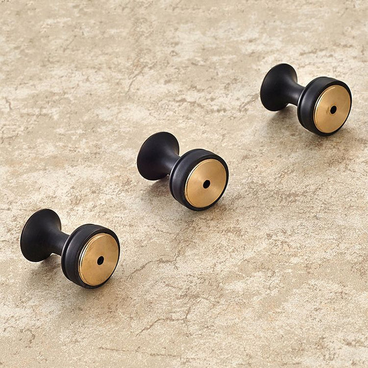 BowLift | 5-piece traditional bathroom accessory set brushed brass bathrobe hooks