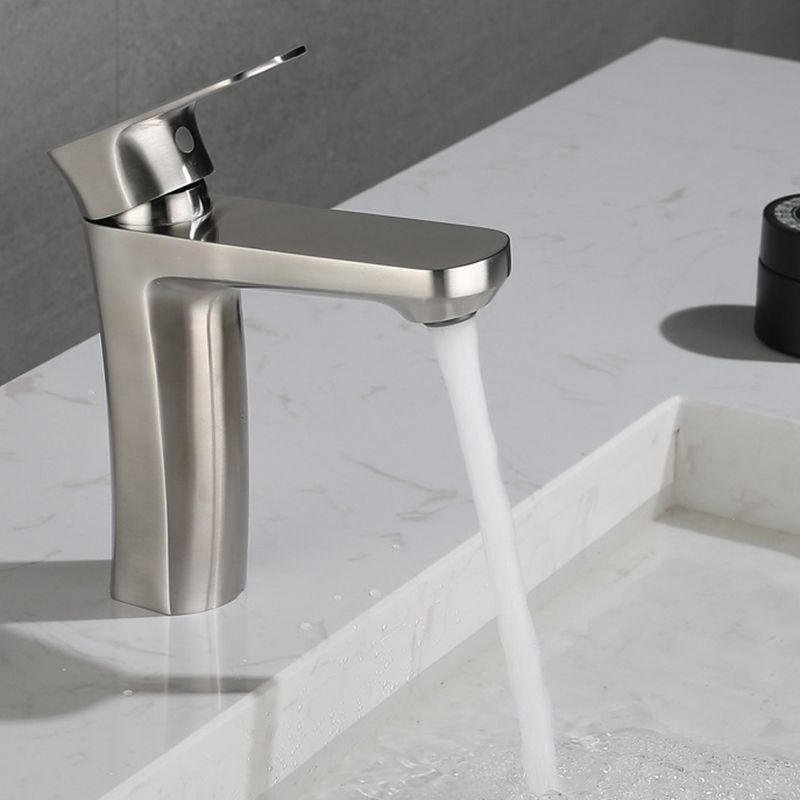 BowLift | Square 1-Handle Basin Faucet 1 Hole Basin Faucet