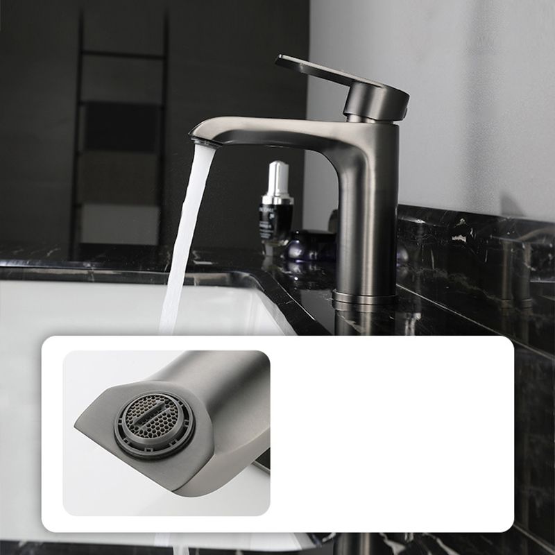 BowLift | Single handle faucets Glam Style sink faucets for the bathroom
