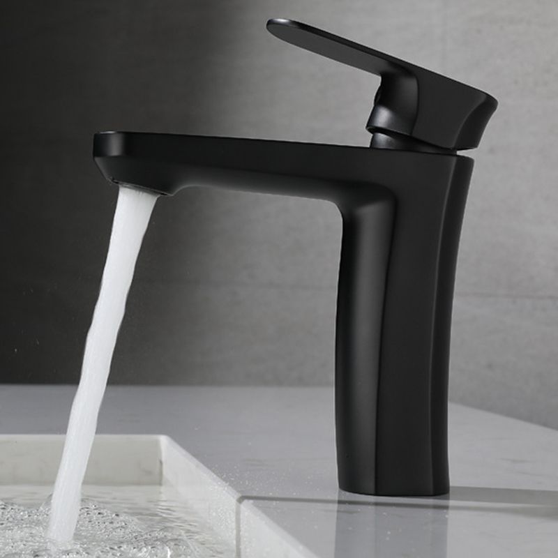 BowLift | Square 1-Handle Basin Faucet 1 Hole Basin Faucet