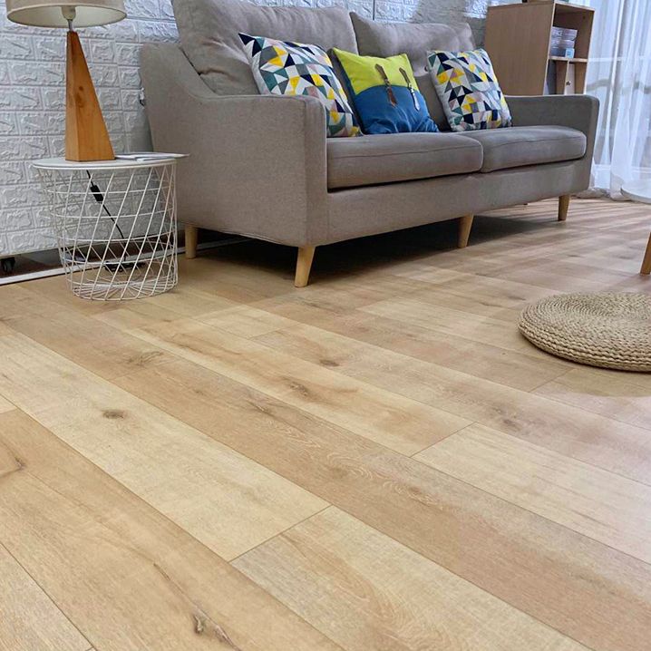 BowLift | Contemporary Laminate Floor Light Color Wood Laminate Floor