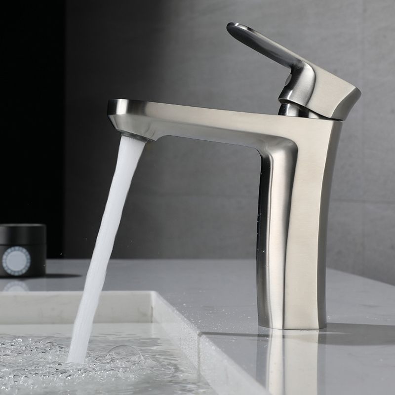 BowLift | Square 1-Handle Basin Faucet 1 Hole Basin Faucet