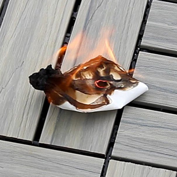 BowLift | Interlocking composite deck tiles Striped pattern patio tiles