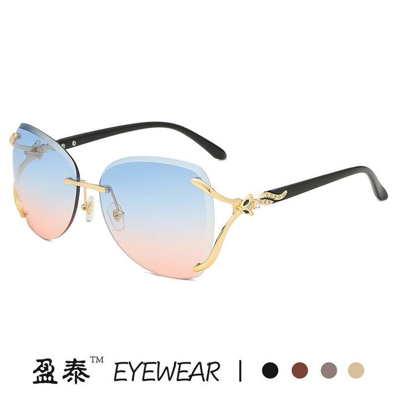 Women's elegant sunglasses with extravagant metal frame and mirrored lenses Bowlift