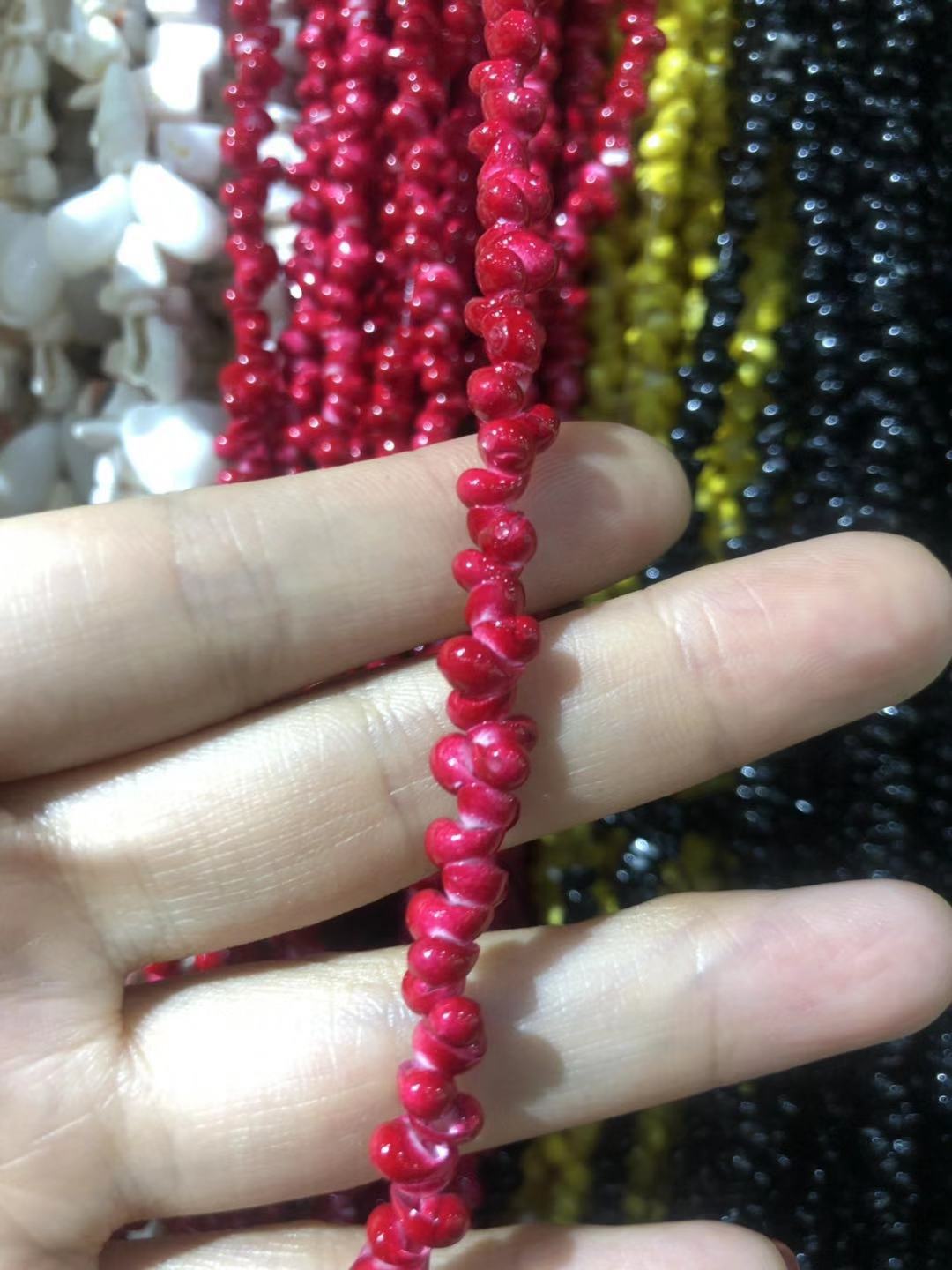 Beaded Eyewear Chain Bowlift