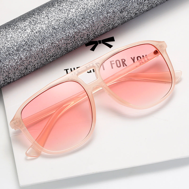 Women’s Fashion Sunglasses in Modern Design Bowlift