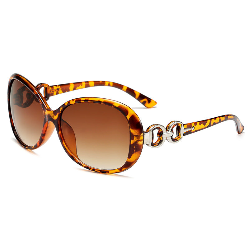 Women luxurious oversized sunglasses with elegant design Bowlift