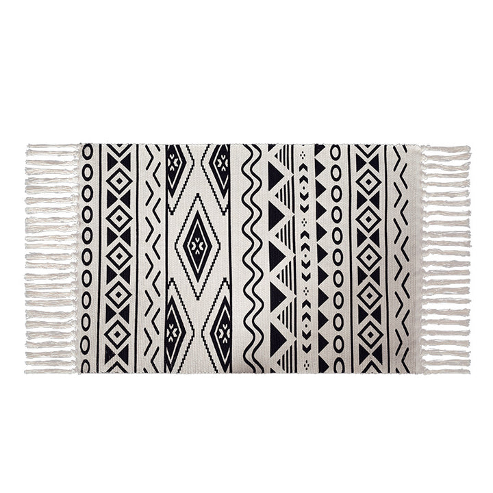 Flat-woven cotton blend runner with ethnic diamond jacquard and fringes Bowlift