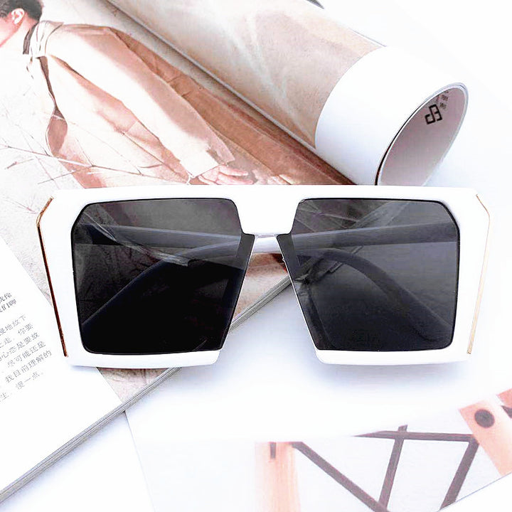 Ladies stylish geometric sunglasses in angular design Bowlift