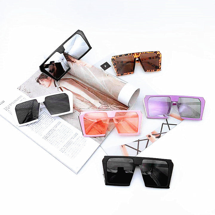 Ladies stylish geometric sunglasses in angular design Bowlift