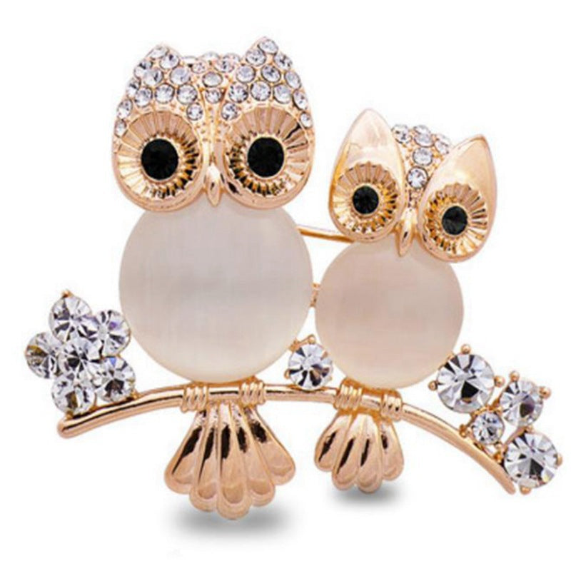 Elegant Owl-Themed Brooch Bowlift