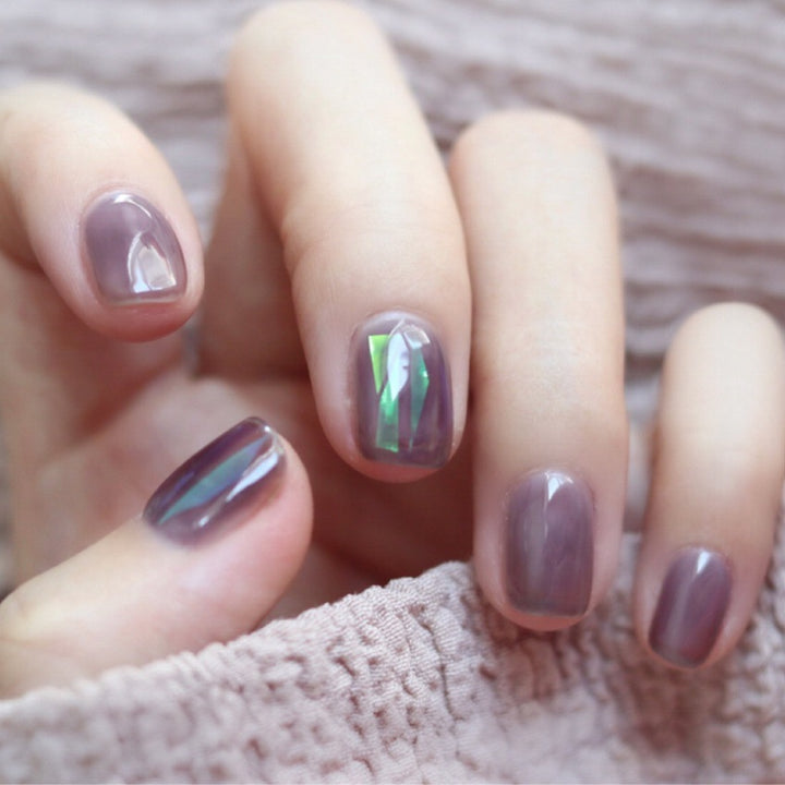 Artful nail extensions with an elegant leaf pattern Bowlift