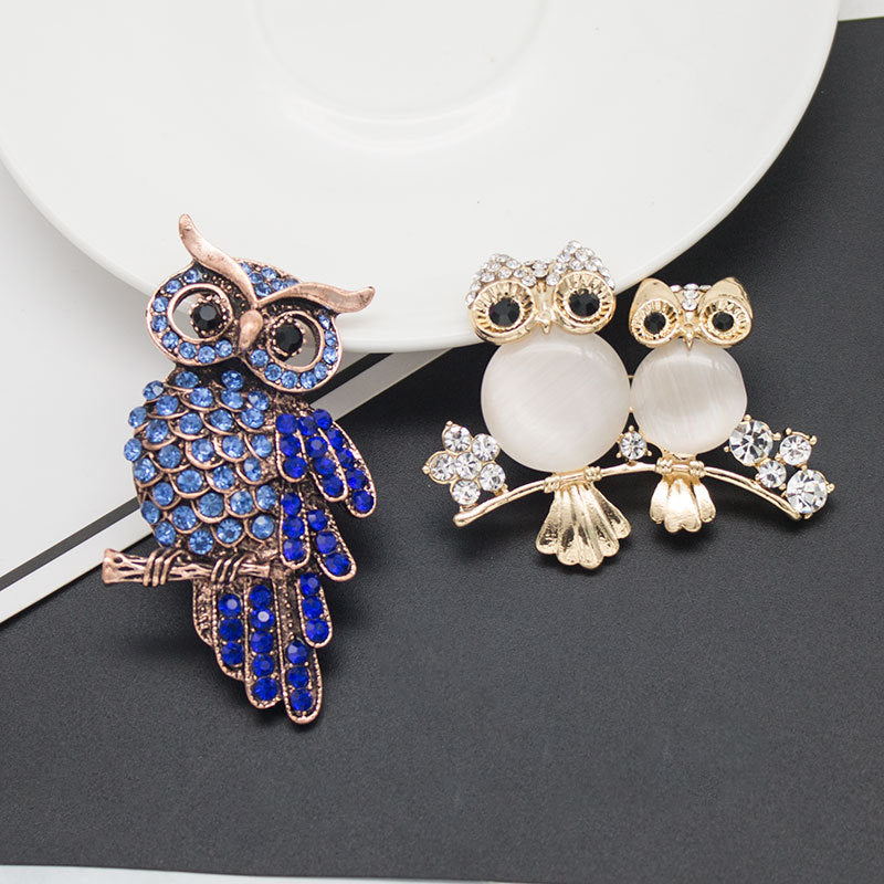 Elegant Owl-Themed Brooch Bowlift