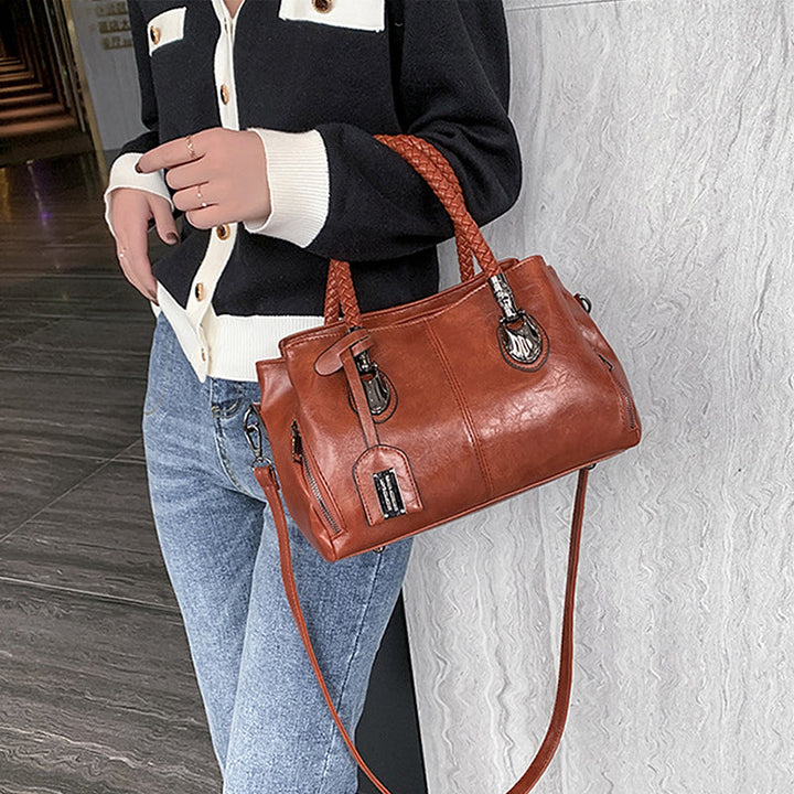 New handbags made of oil wax leather Boston, large tote bag made of soft leather | Bowlift