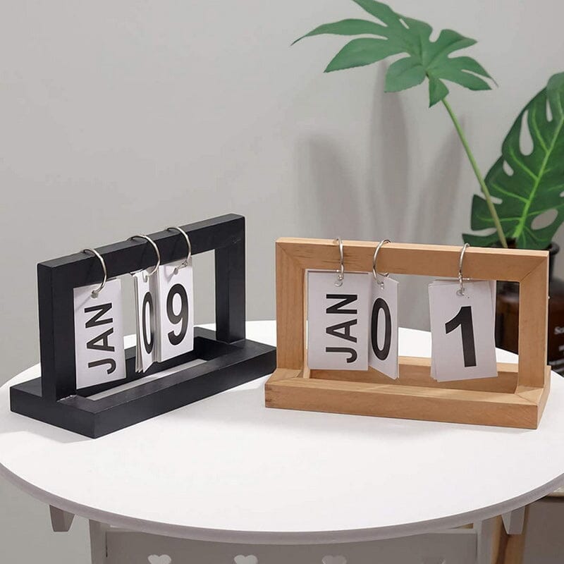 Dutch Teak Wood Desktop Calendar | Bowlift
