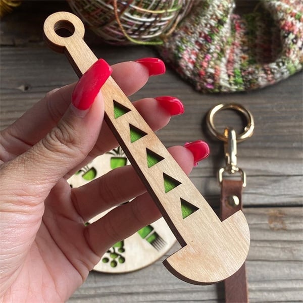 BowLift | FiberDock Tangle Free Knitting