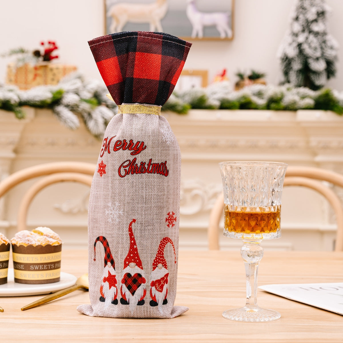 BowLift | 2-Piece Christmas Plaid Wine Bottle Covers