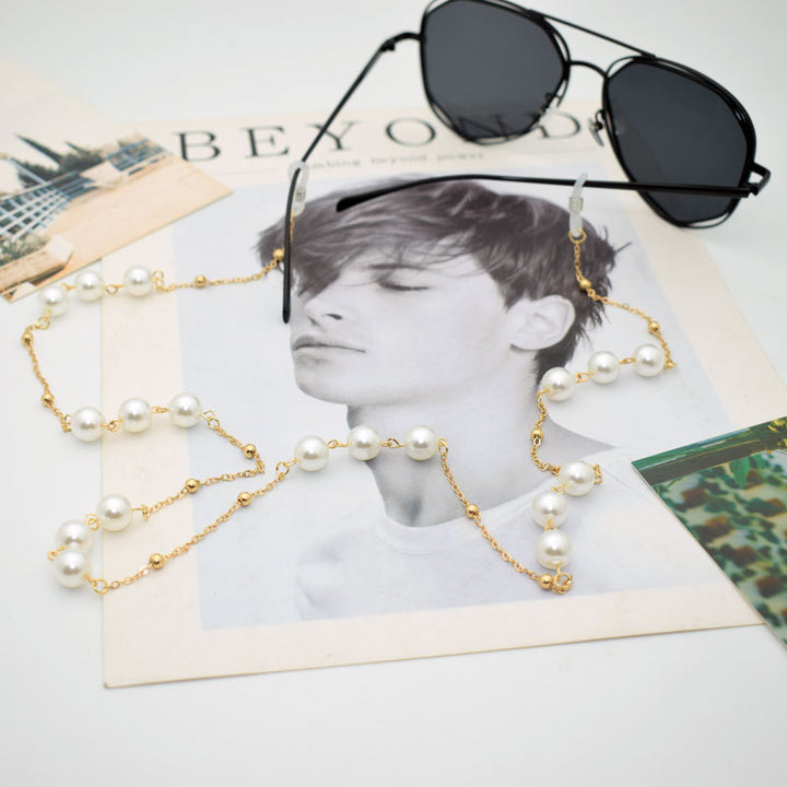 Elegant Pearl Chain Eyewear Holder Bowlift