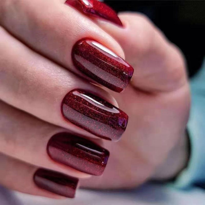 Elegant artificial nails in fashionable stiletto design Bowlift