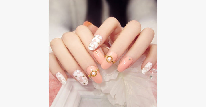 BowLift | Nude floral nails