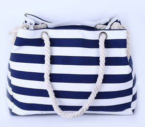 Spacious and Stylish Beach Bag with Maritime Stripe Pattern Bowlift