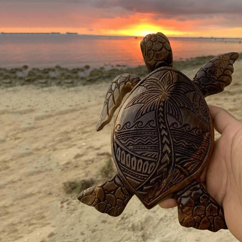 BowLift | Hawaiian Turtle Resin Ornament