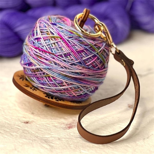 BowLift | FiberDock Tangle Free Knitting