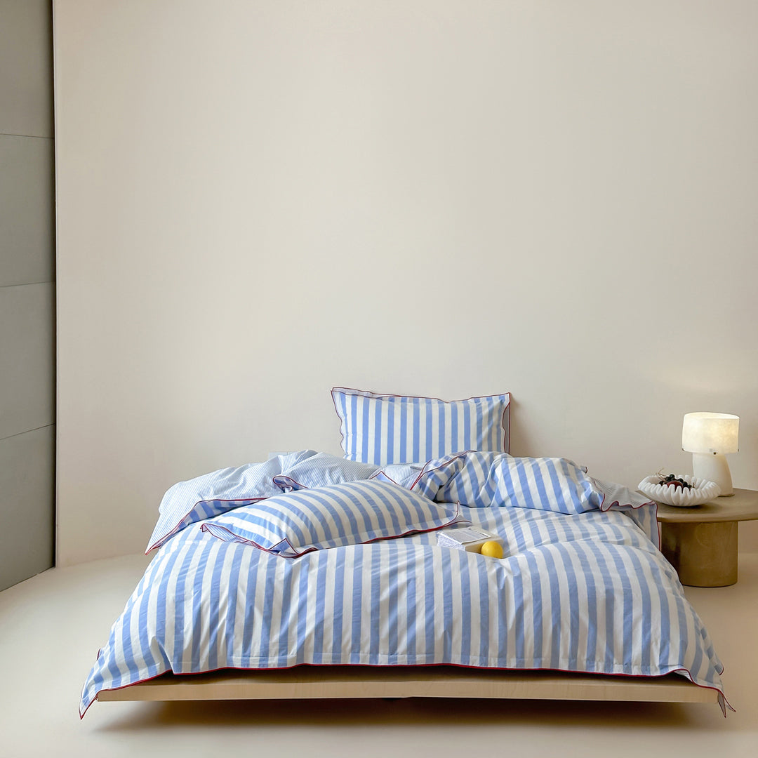 Cotton bed linen set, striped, with lace trim