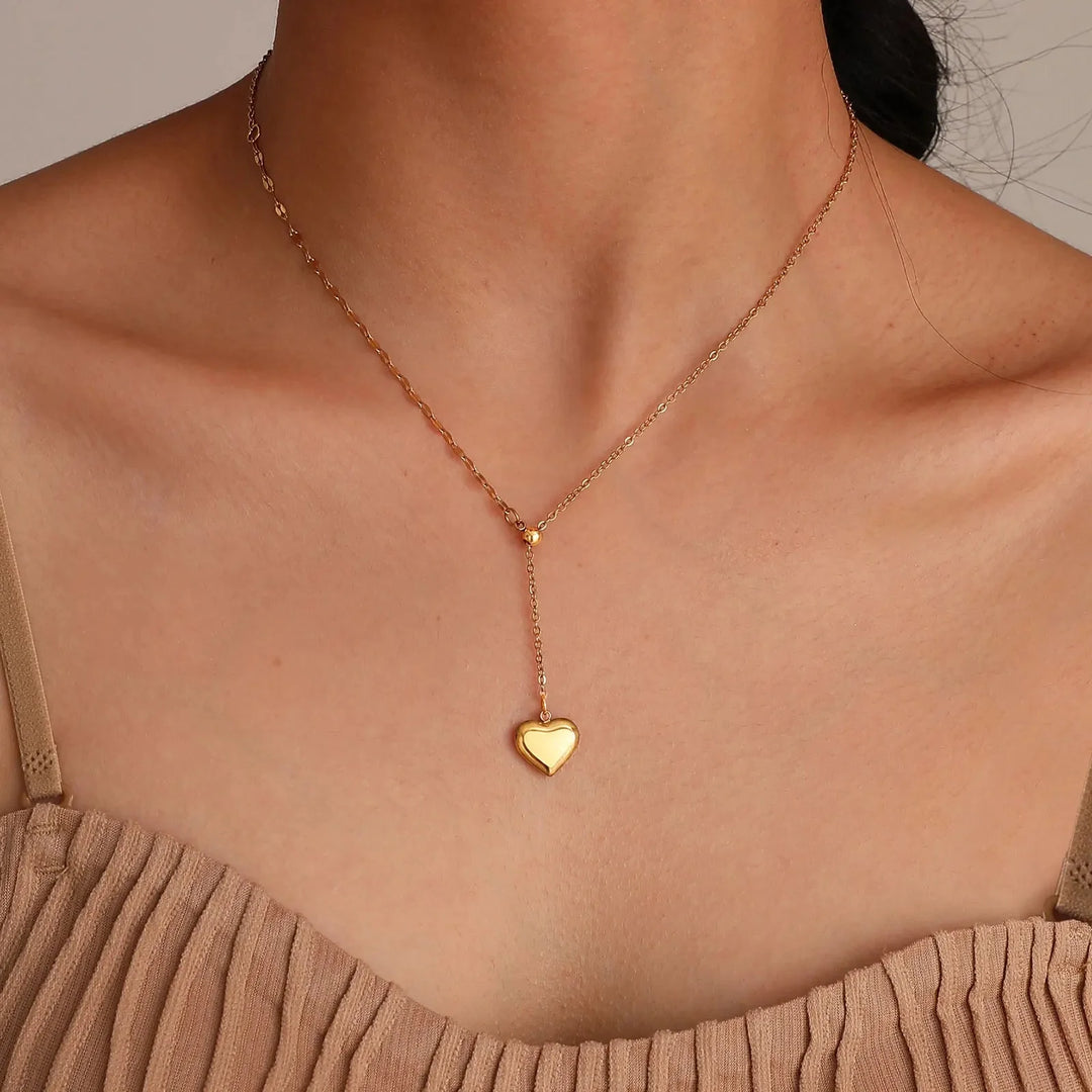 BowLift | 14k Dainty Feminine Heart Dangle Necklace