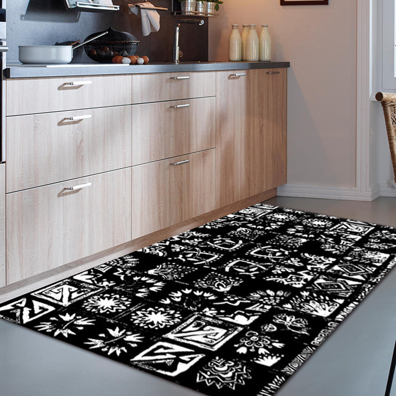BowLift | Oriental Flower Square Pattern Carpet in White Moroccan Carpet Polyester Non-Slip Back Carpet for Bedroom