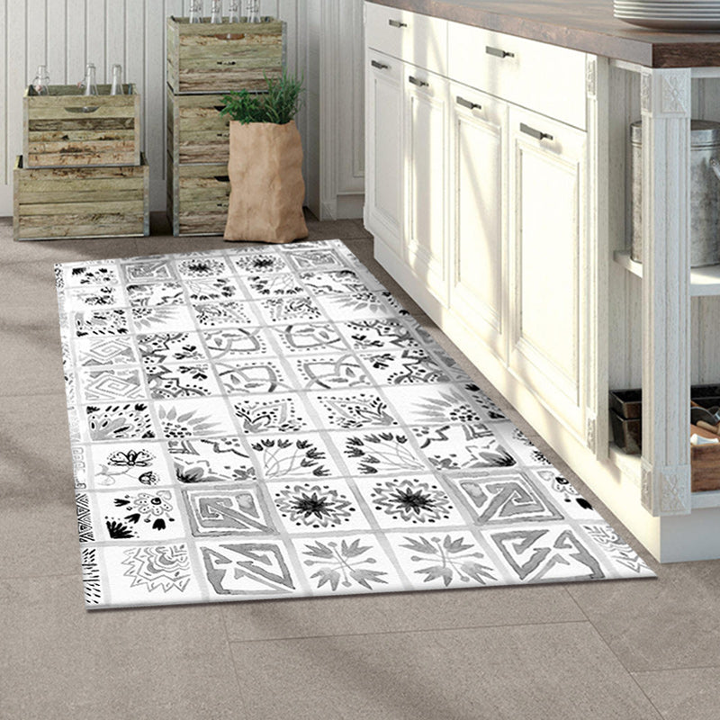 BowLift | Oriental Flower Square Pattern Carpet in White Moroccan Carpet Polyester Non-Slip Back Carpet for Bedroom