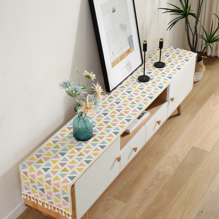Geometric Triangle Pattern Table Runner