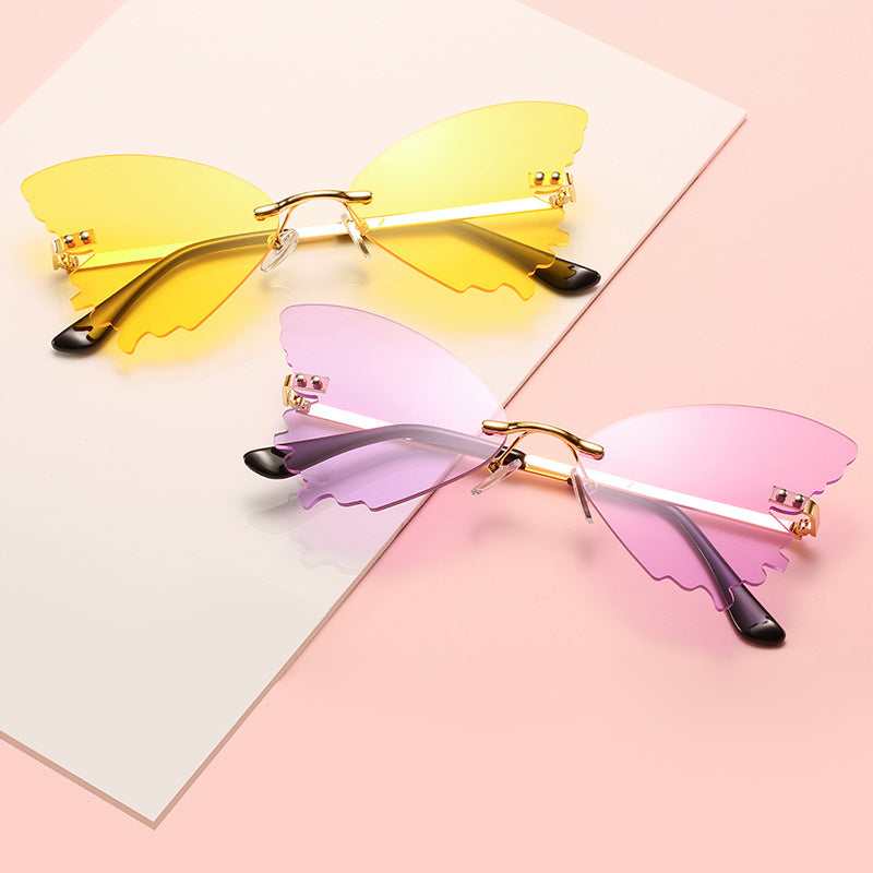 Butterfly-Shape Statement Sunglasses Bowlift