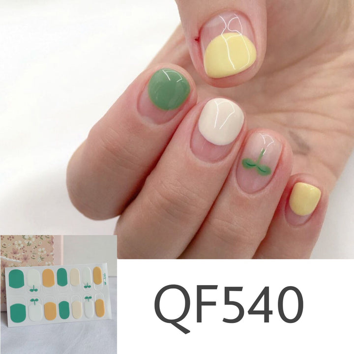 Artificial nail art with star design Bowlift