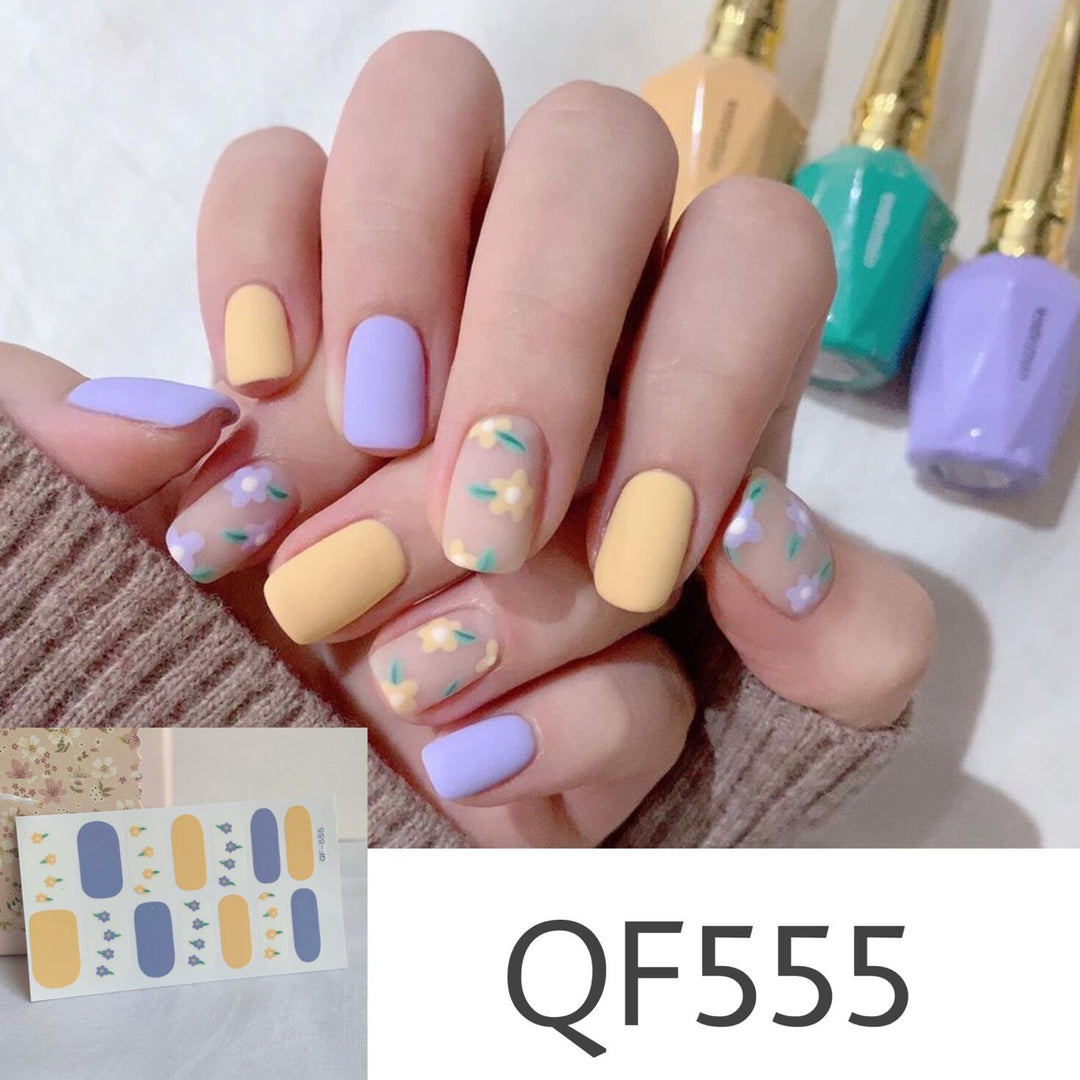 Artificial nail art with star design Bowlift
