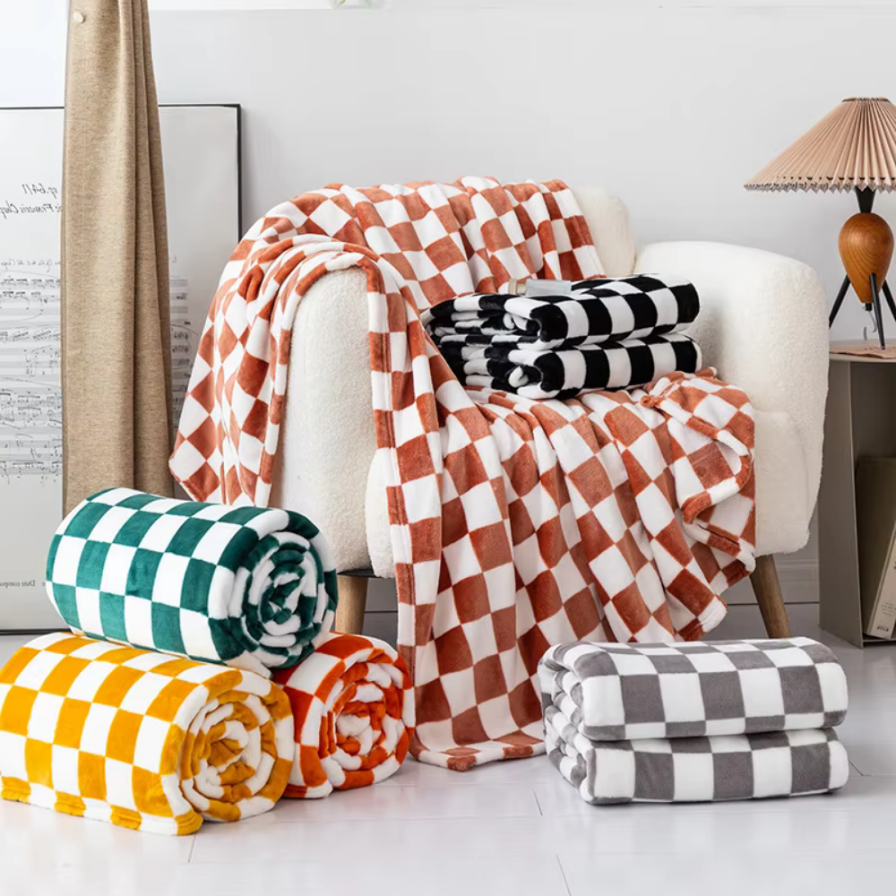 BowLift | Stylish blanket in checkered pattern for your home