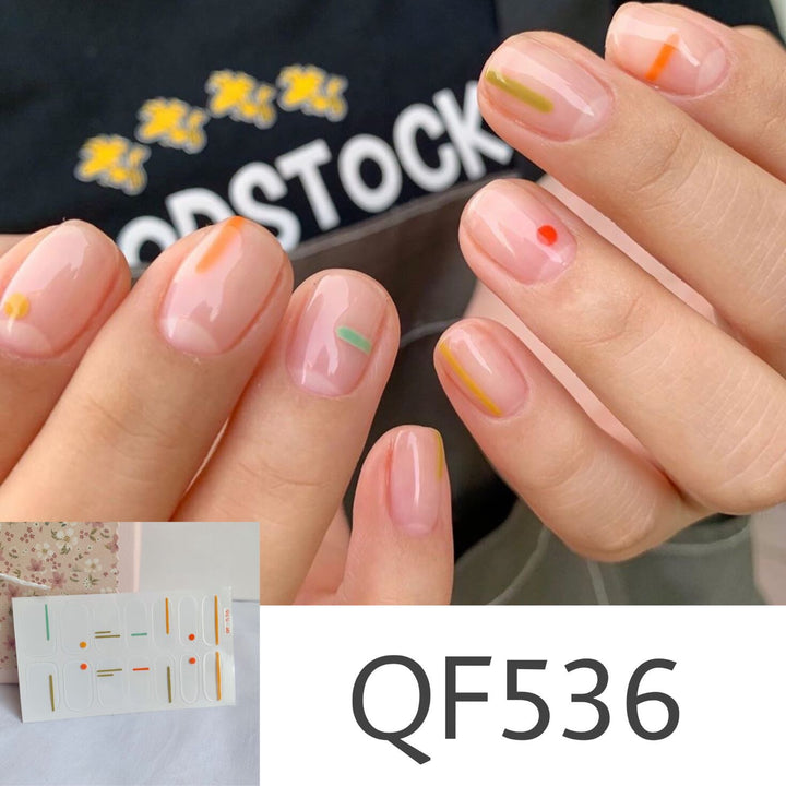 Artificial nail art with star design Bowlift