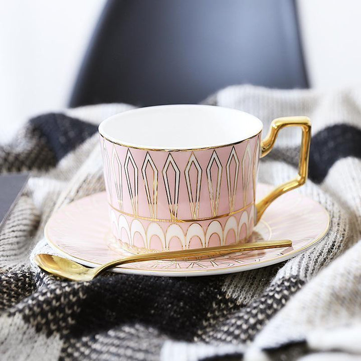 BowLift | Coffee cups + plates + spoons