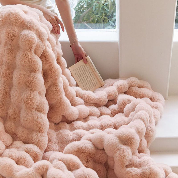 BowLift | Essential for keeping warm - soft and airy blankets