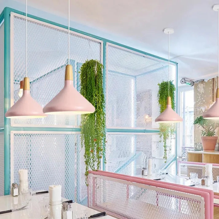 BowLift | Modern elegance in the form of a stylish conical pendant lamp