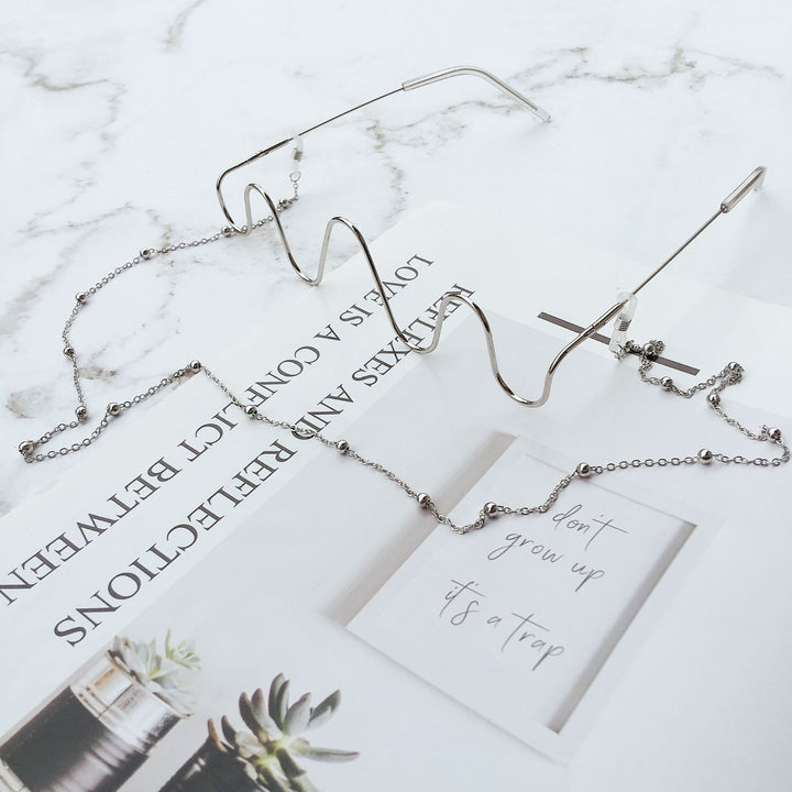 Star-Designed Eyewear Chain Bowlift