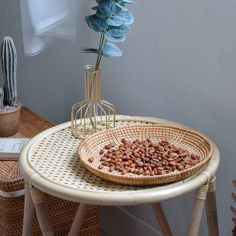 Round decorative plate made of woven material Bowlift