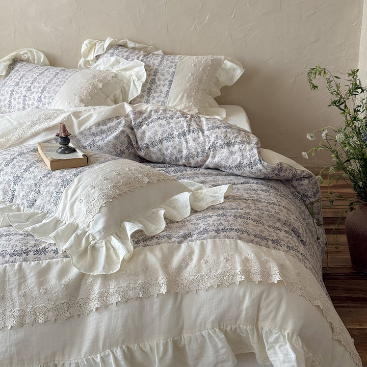 Cotton bed linen set, floral, with lace trim