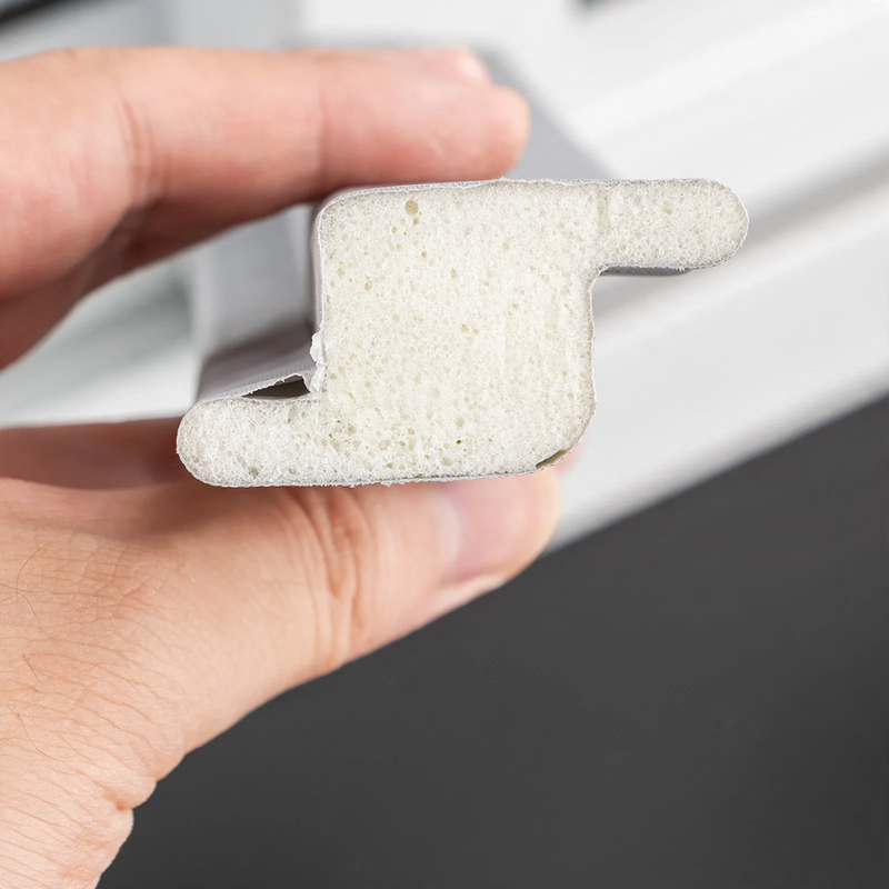 Z-profile sealing set for sliding window