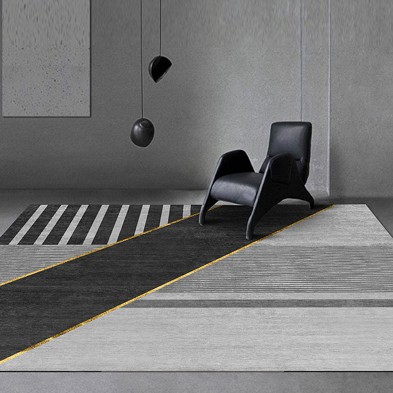 Black geometric patterned rug with stripes, modern area rug made of polyester, washable, non-slip backing rug for the study | Bowlift